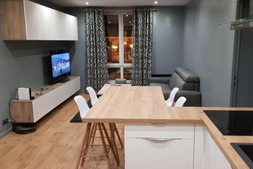 Ferienwohnung Cosy 3 Pieces En Face De La Gare Rambouillet Exterior foto